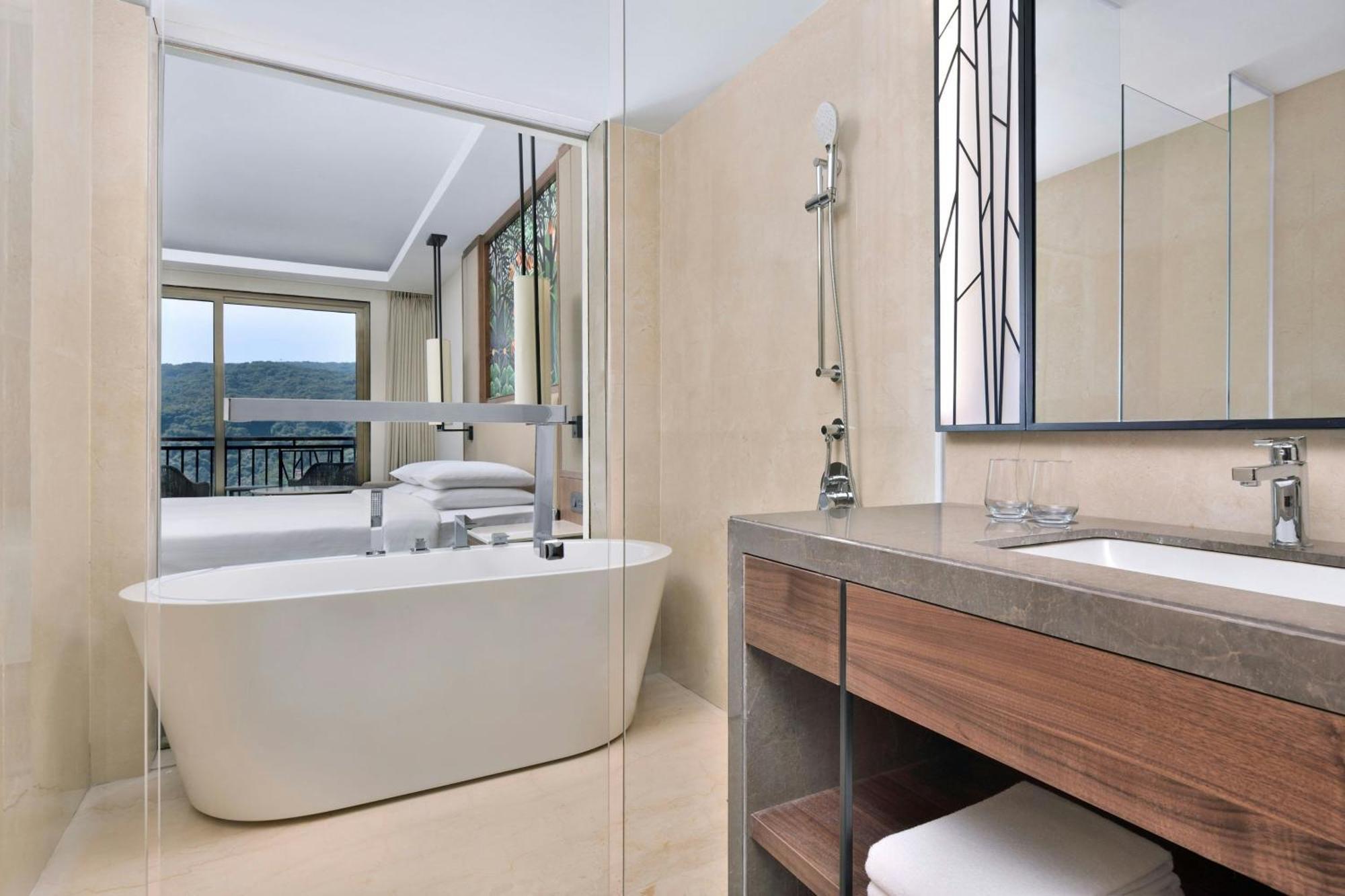 Courtyard By Marriott Mahabaleshwar Hotel Luaran gambar